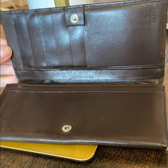 Gucci Cream and Black Monogram Wallet - Picture 6 of 10